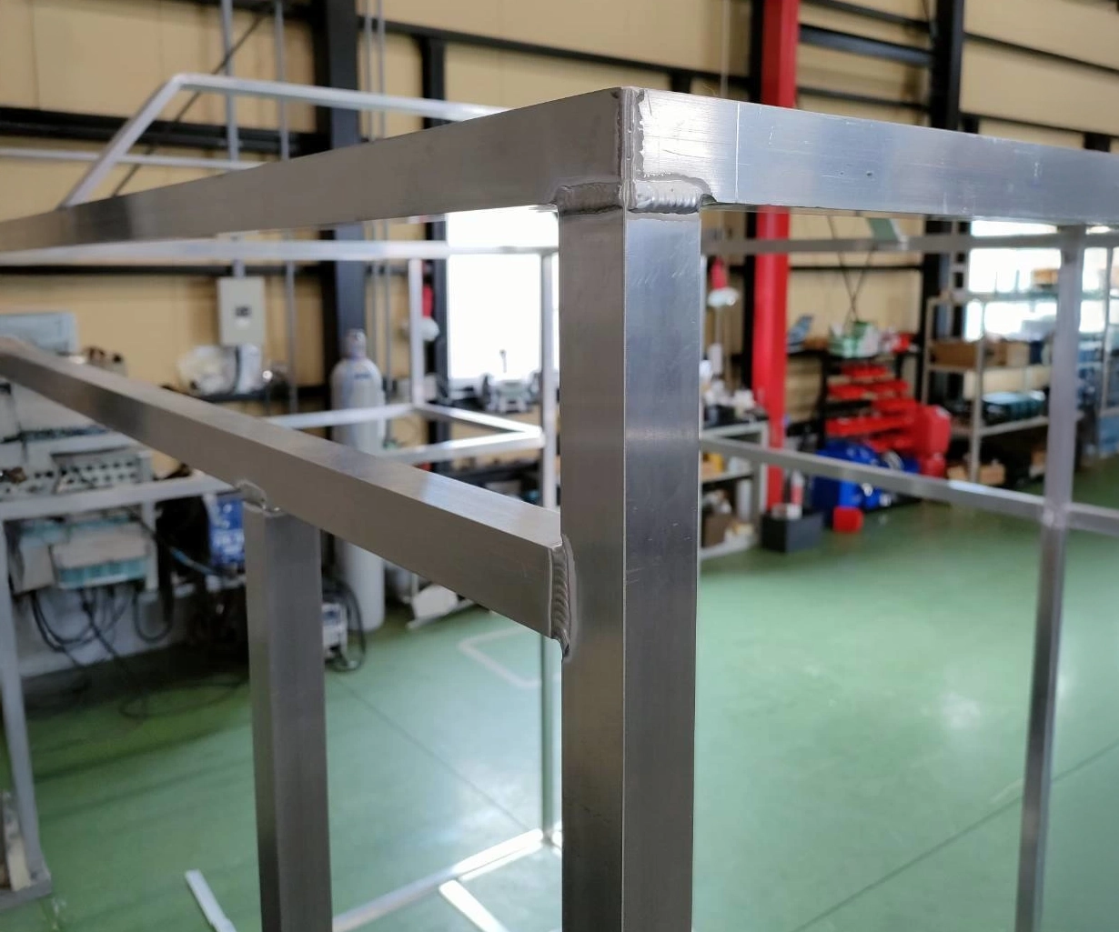 自社工場で製作する溶接フレーム