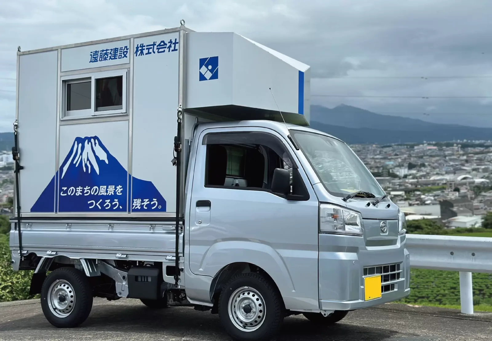 ラッピングを施したキッチンカーの実例2