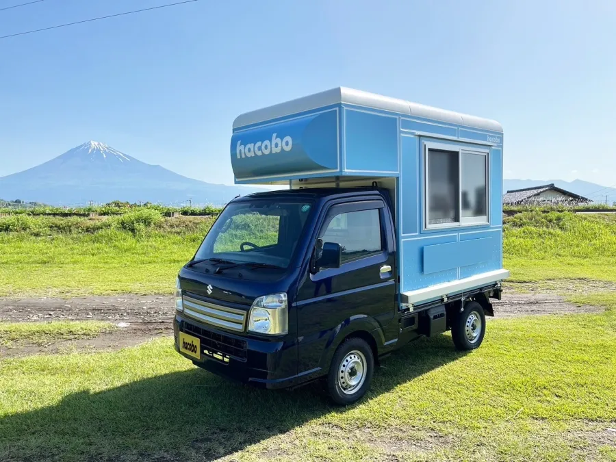 カスタマイズ例のhacobo M（新車軽トラック込み・塗装例：水色×白）