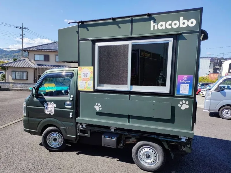 外壁カラー カーキの実車（塗装例）