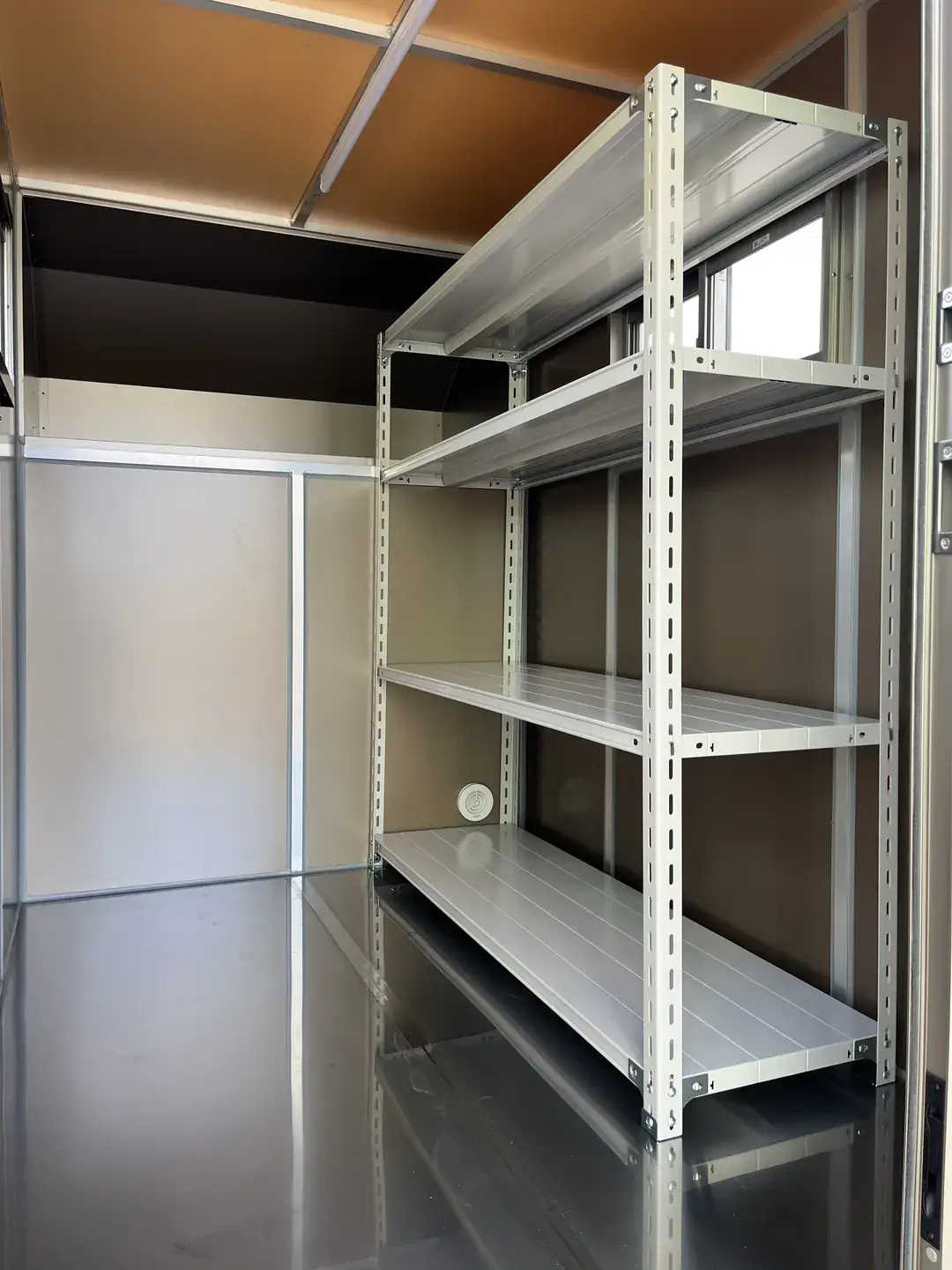 マルチボックス｜棚を積み込んだ荷室