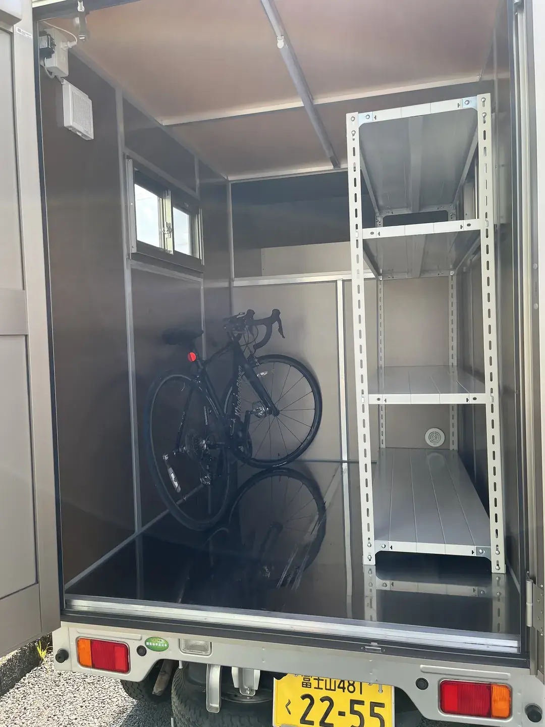 マルチボックス｜自転車1台を積み込んだ荷室